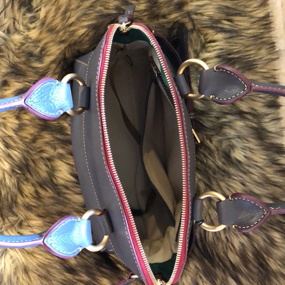 dooney and Bourke handbag - Picture 5 of 6